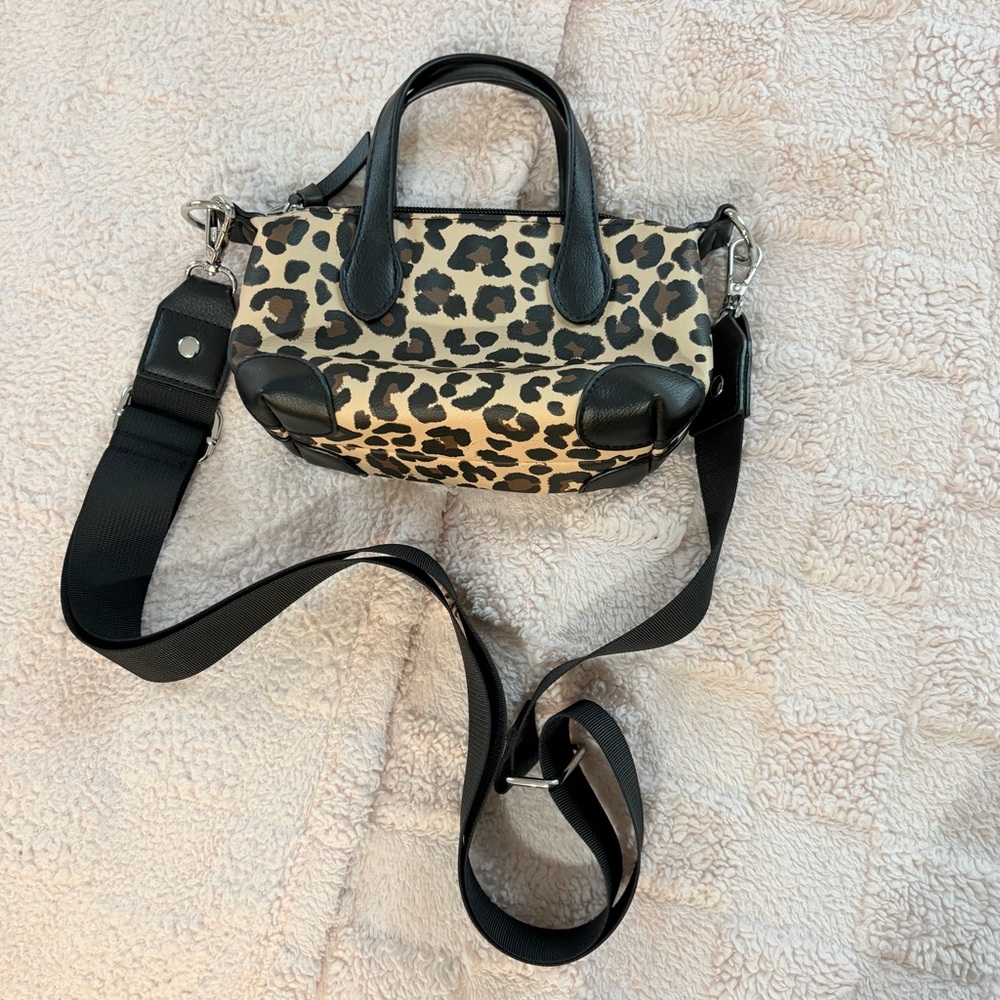 Art Class Leopard Crossbody Bag with Black Straps - Picture 3 of 5